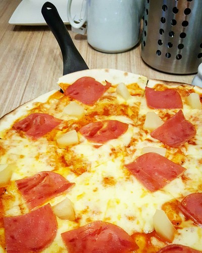 พิซซ่าฮาวายเอี้ยน