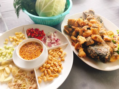 ครัวเอกปลาเผา (KHRUA AEK PLA PHAO RESTAURANT) 2 บ้านท่ามะเฟือง ครัวเอกปลาเผา (KHRUA AEK PLA PHAO RESTAURANT) 2 บ้านท่ามะเฟือง