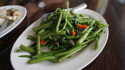 ผัดผักบุ้งไฟแดง