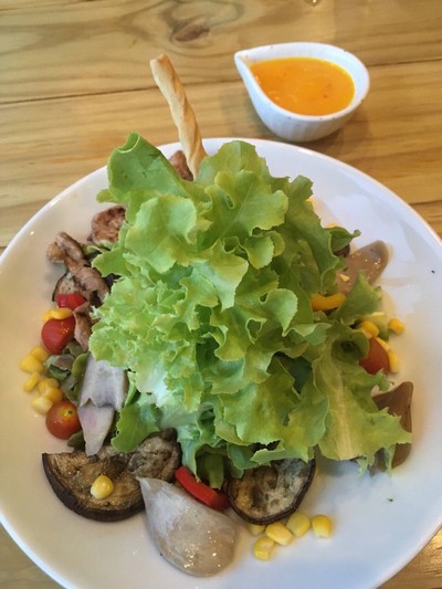 We Cafe สามกอง