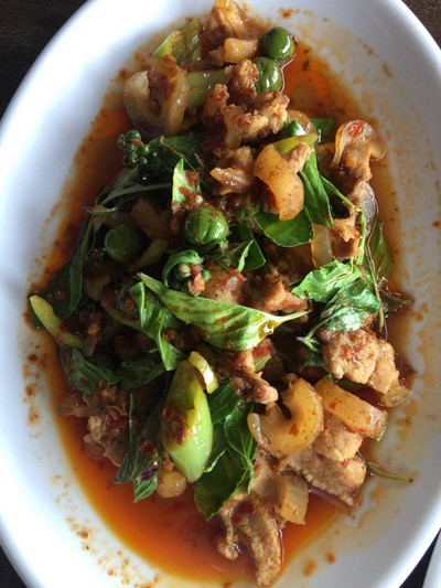 หมูป่าผัดเผ็ด