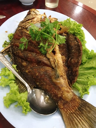ปลากะพงทอดน้ำปลา