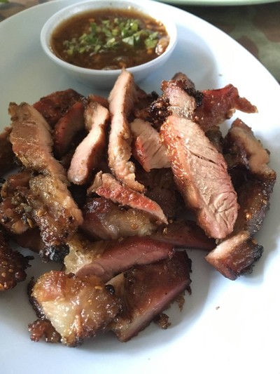 คอหมูย่าง