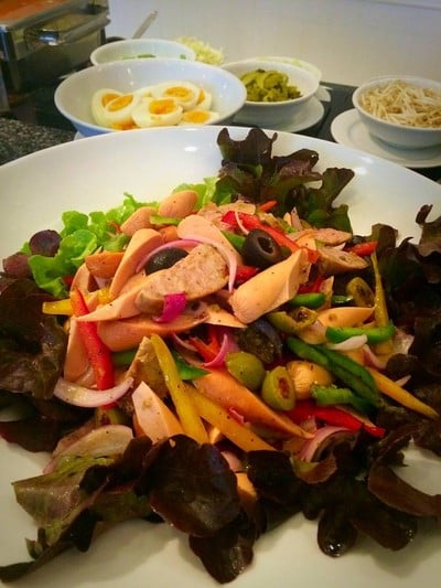 ยำไส้กรอก