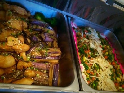 ปลาอินทรีราดซอส และขนมจีบกุ้งทรงเครื่อง