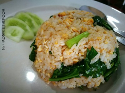 ข้าวผัดปลาเค็ม
