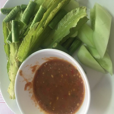 น้ำพริกกะปิฟรี + ผัก