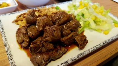 นี่ก็เป็นเนื้อวัวครับ แต่เป็นเนื้อสันใน นุ่มพอๆกันเลย