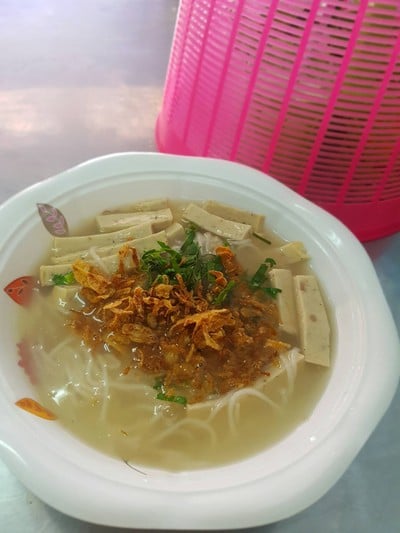 เพชรต้มเลือดหมู ข้าวต้มเครื่อง ก๋วยจั๊บน้ำใส BTS บางหว้า เพชรต้มเลือดหมู ข้าวต้มเครื่อง ก๋วยจั๊บน้ำใส BTS บางหว้า