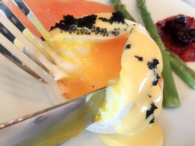 Egg benedict ..