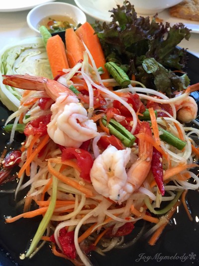 ส้มตำกุ้งสด