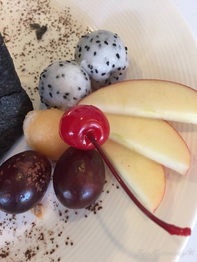 โทสต์ชาโคลลาวาไข่เค็ม