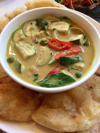 แกงเขียวหวานไก่+โรตีกรอบ