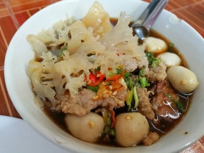 เมนูของร้าน อาม่าตีนไก่ซุปเปอร์ มีสาขาเดียว