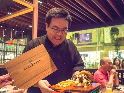 สารพล จิตรภาษย์ (กอล์ฟ)