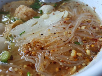 ก๋วยเตี๋ยวลูกชิ้นปลาสะพานวันชาติ ก๋วยเตี๋ยวลูกชิ้นปลาสะพานวันชาติ