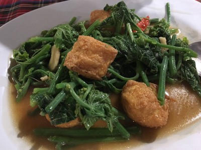 Stir Fried Paco Fern With Oyster Sauce