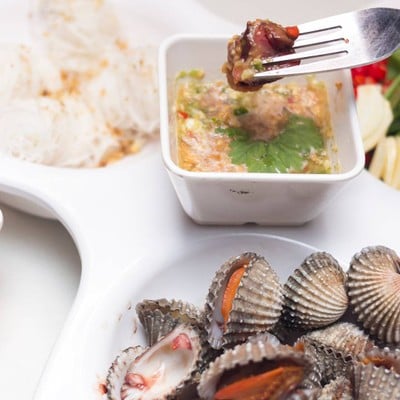 จับแพะชลแกะ