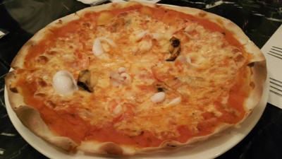 พิซซ่าซีฟู้ด