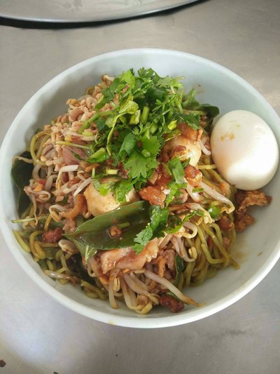 เตี๋ยวหมู หมูไข่เยิ้ม เตี๋ยวหมู หมูไข่เยิ้ม