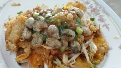 หอยแมลงภู่ทอดราดหอยนางรม(พิเศษ)(หอยทับหอยพิเศษ)