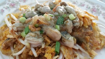 หอยแมลงภู่ทอดราดหอยนางรม(พิเศษ)(หอยทับหอยพิเศษ)