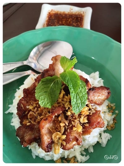 ข้าวหมูทอด