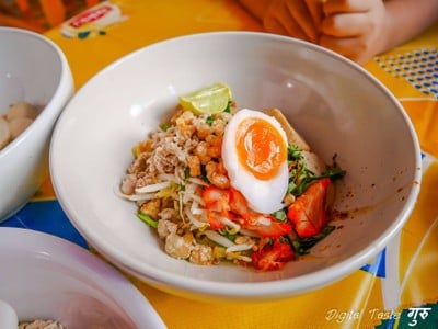 เจ๊แป๊ะ ก๋วยเตี๋ยวหมูต้มยำสูตรโบราณ เจ๊แป๊ะ ก๋วยเตี๋ยวหมูต้มยำสูตรโบราณ