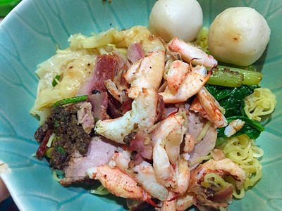 บะหมี่รวมพล น้ำ
