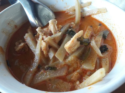 แกงหน่อไม้ไก่