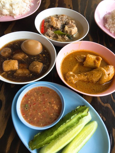น้ำพริกผัก ฟรี!!นะคะ