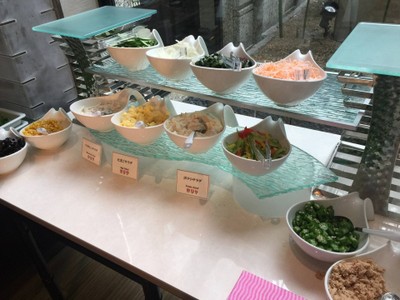 ไลน์อาหารทานเล่น และสลัด