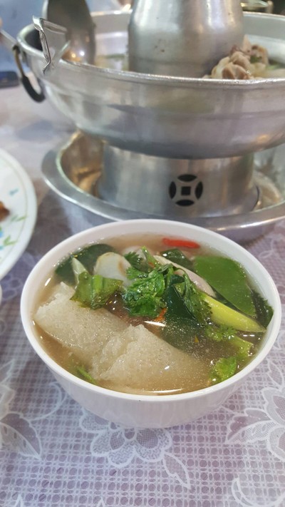 ต้มยำไก่บ้านเยื่อไผ่
