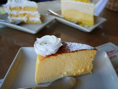 Japanese cheesecake .