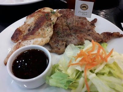 อาหาร หรือ เครื่องดื่ม