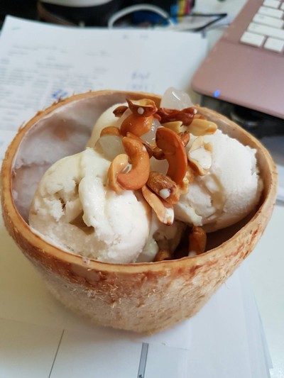 สุรศักดิ์ ไอศครีมมะพร้าวอ่อน สุรศักดิ์ ไอศครีมมะพร้าวอ่อน
