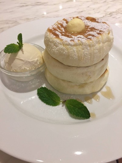 Hiro Keki Crystal Veranda