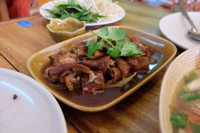 ขาหมูคากิ