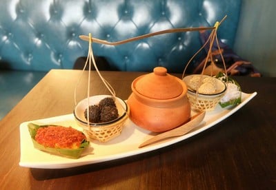 ศรีตราด (Sri Trat Restaurant & Bar) ศรีตราด (Sri Trat Restaurant & Bar)