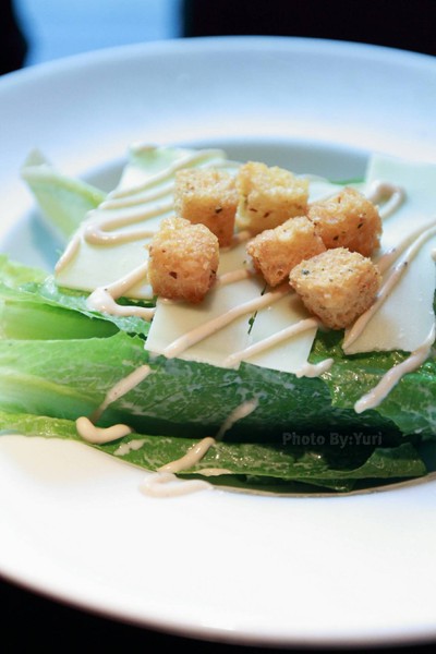 Caesar Salad ฿ 390
