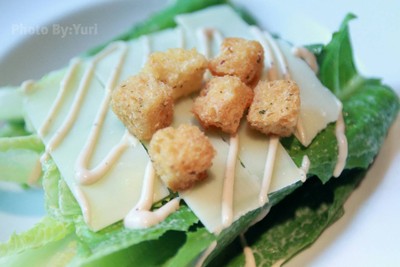 Caesar Salad ฿ 390