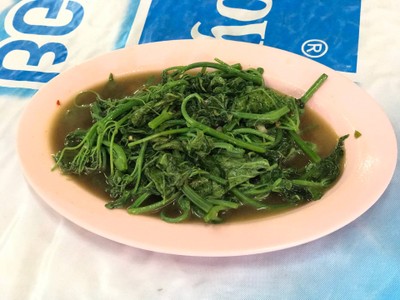 ผัดยอดมะระแม้ว