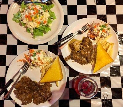 อาหาร หรือ เครื่องดื่ม