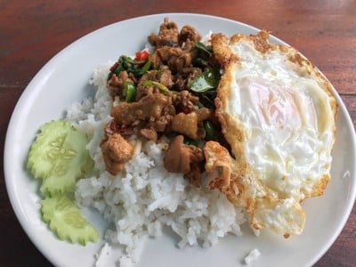 กระเพราไก่บ้าน+ไข่ดาว