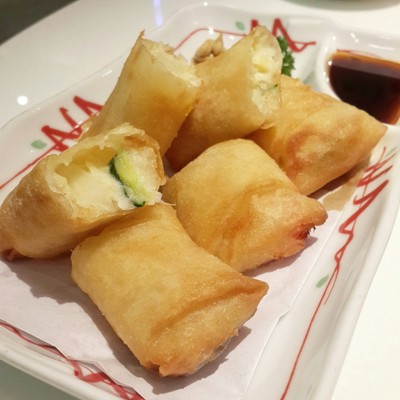 ปอเปี๊ยะทอดใส้สลัดมันฝรั่ง