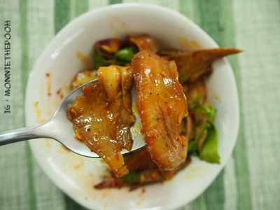 ลิ้นหมู หูหมู แก้มหมู ยำ