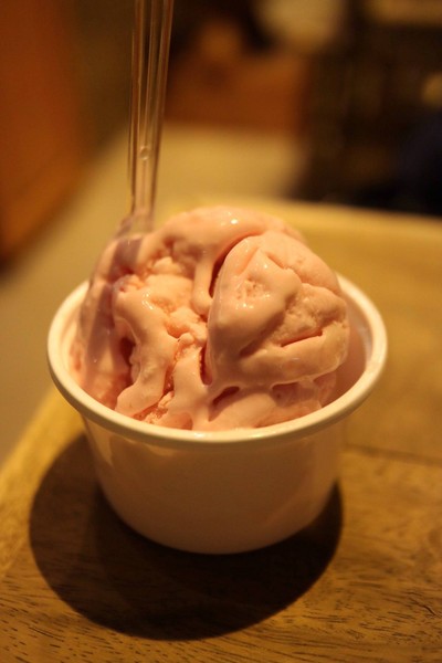 ไอศกรีมสตรอเบอร์รี่