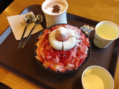 อาหาร หรือ เครื่องดื่ม