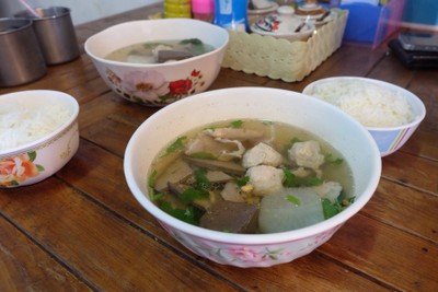 ต้มเลือดหมู + ข้าวเปล่า