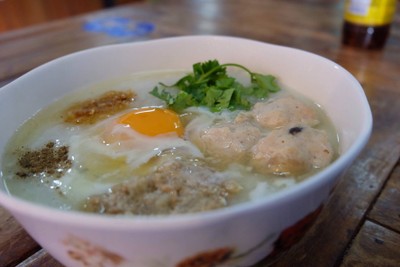 โจ๊กหมูใส่ไข่